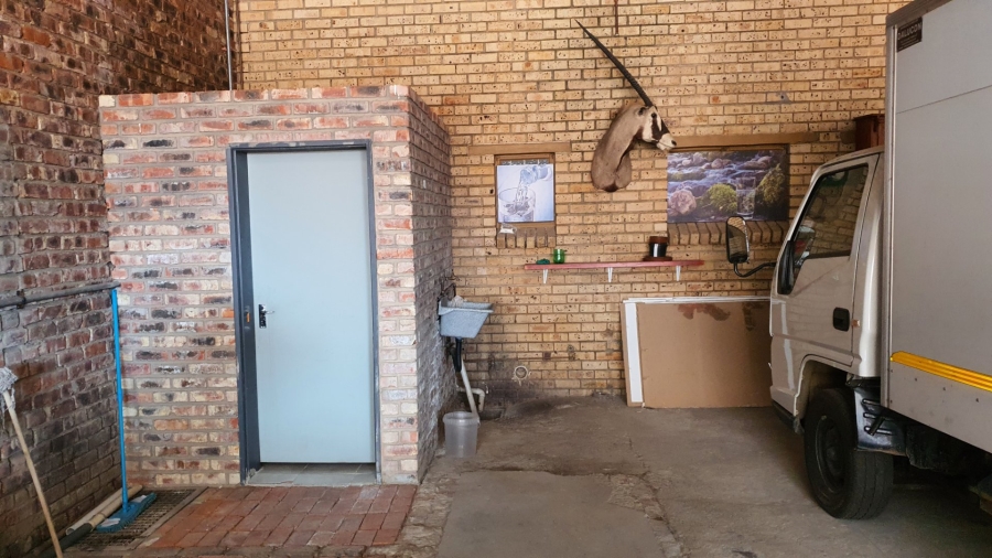  Bedroom Property for Sale in Riebeeckstad Free State